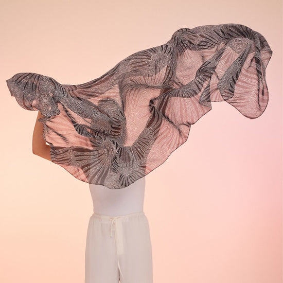 Guwulgung Dara by Konstantina